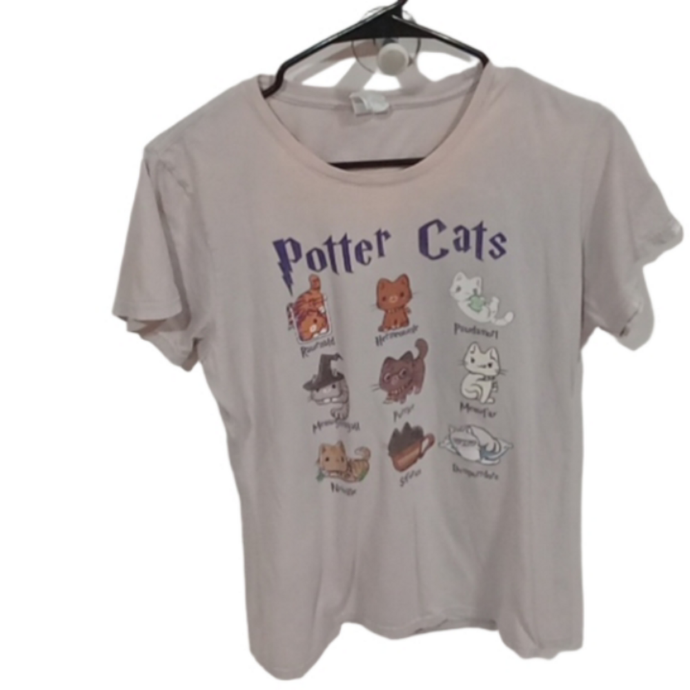 (54)PORT & COMPANY FADED DISTRESSED POTTER CATS TSHIRT SIZE MEDIUM SHORT SLEEVES